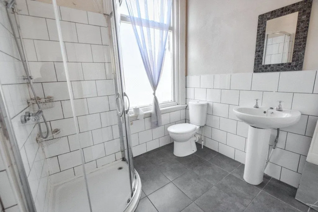 Whingate Road, Leeds, LS12, photo 8