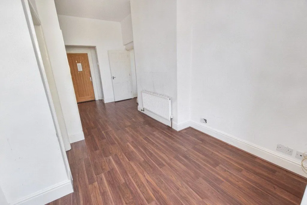 Whingate Road, Leeds, LS12, photo 5