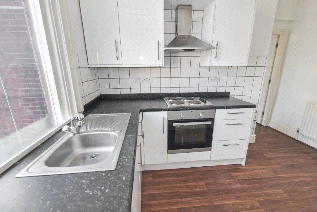 Whingate Road, Leeds, LS12, photo 6