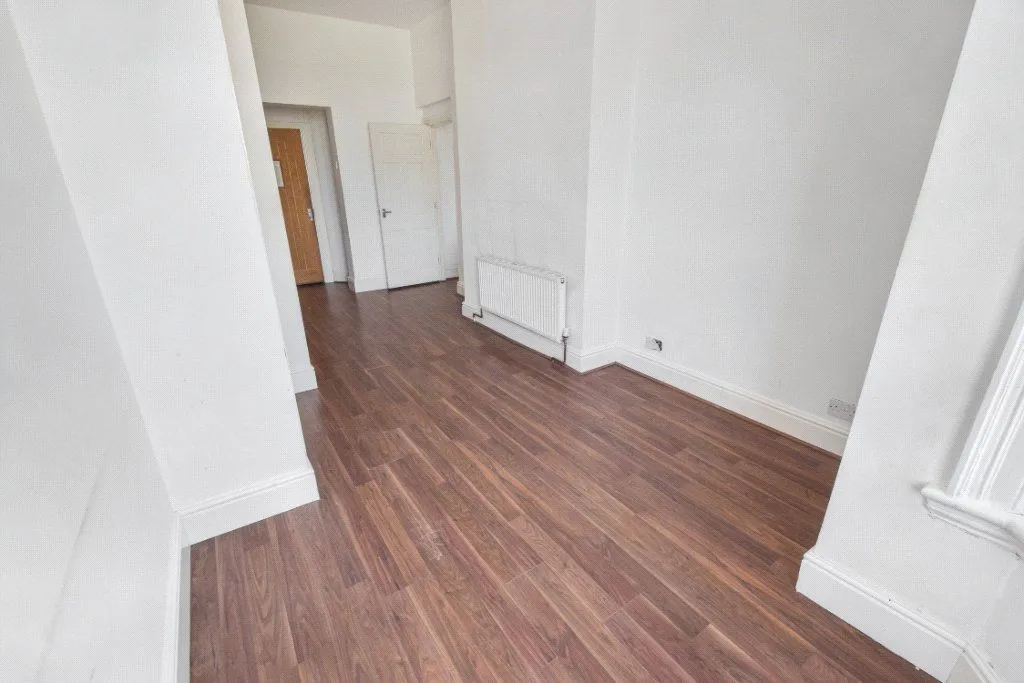 Whingate Road, Leeds, LS12, photo 4