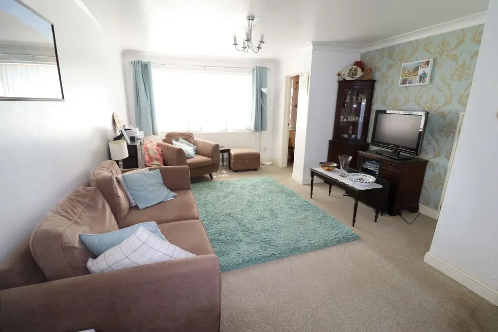 Birkdale Close, Bletchley, Milton Keynes, Buckinghamshire, MK3 7RF, photo 3