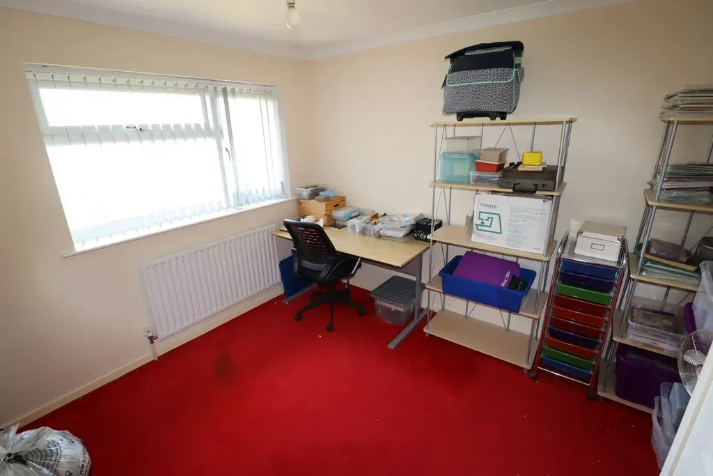 Birkdale Close, Bletchley, Milton Keynes, Buckinghamshire, MK3 7RF, photo 9