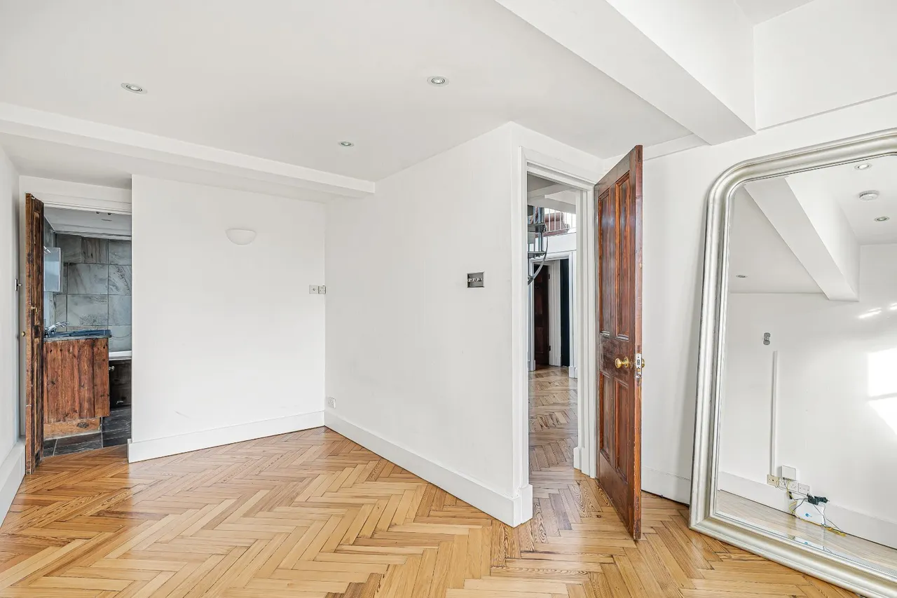 Amies Street, London, SW11, photo 16