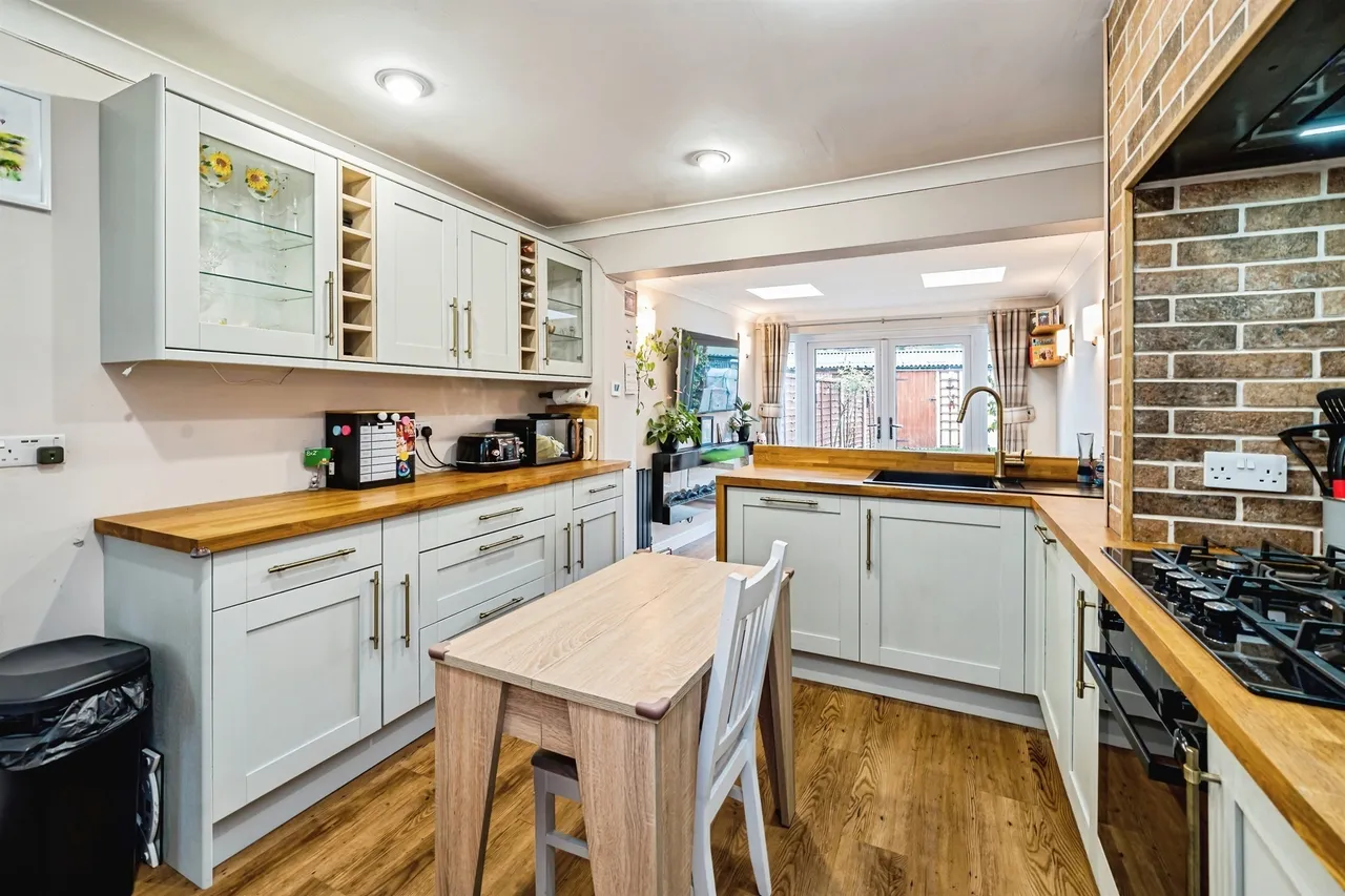 Bellingdon Road, Chesham, photo 12