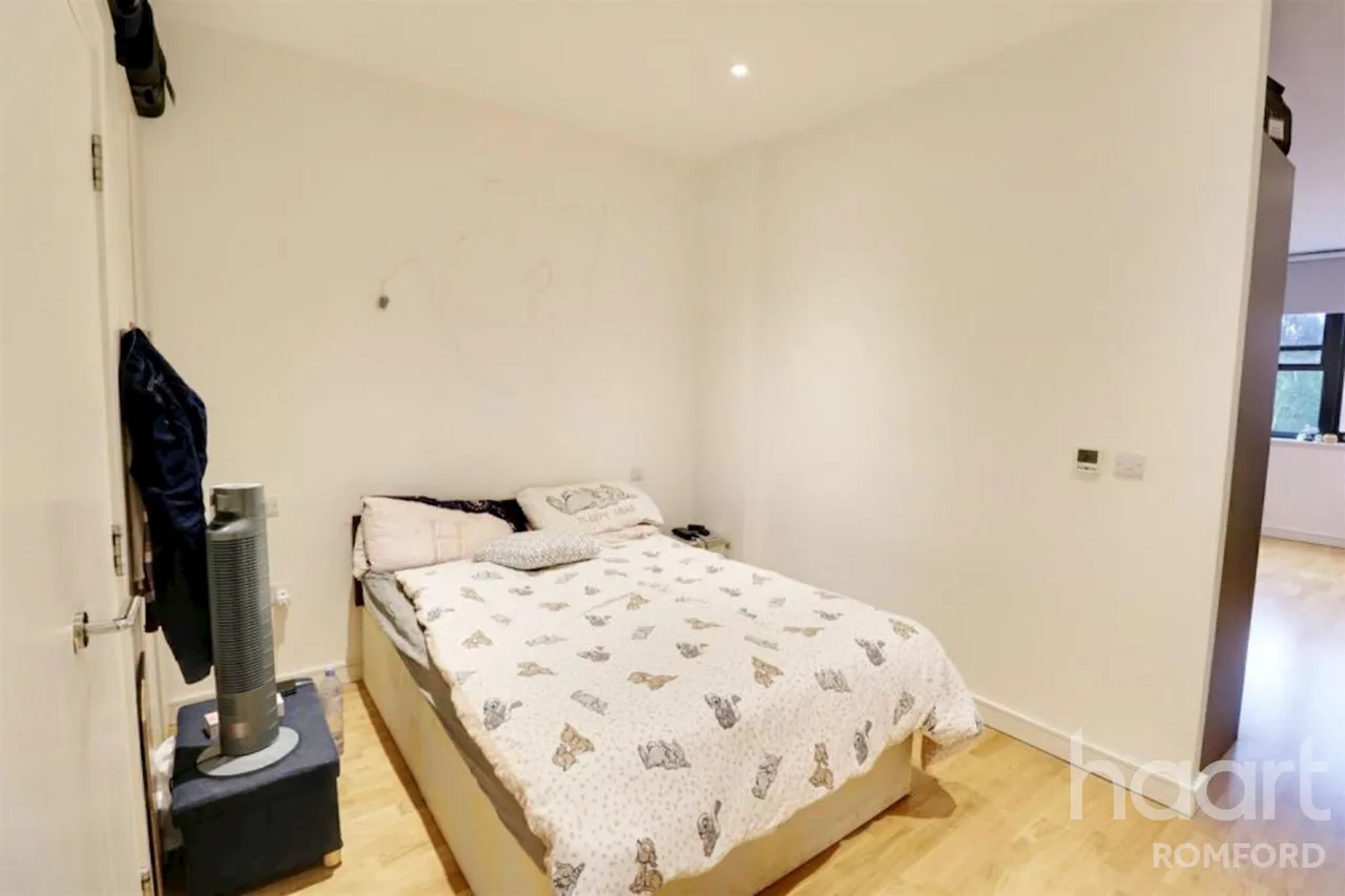 Scimitar House, Eastern Road -, RM1, photo 6