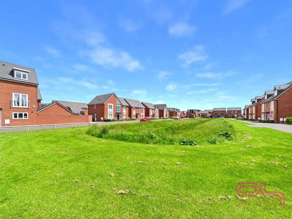 Rowan Drive, Branston, DE14, photo 31