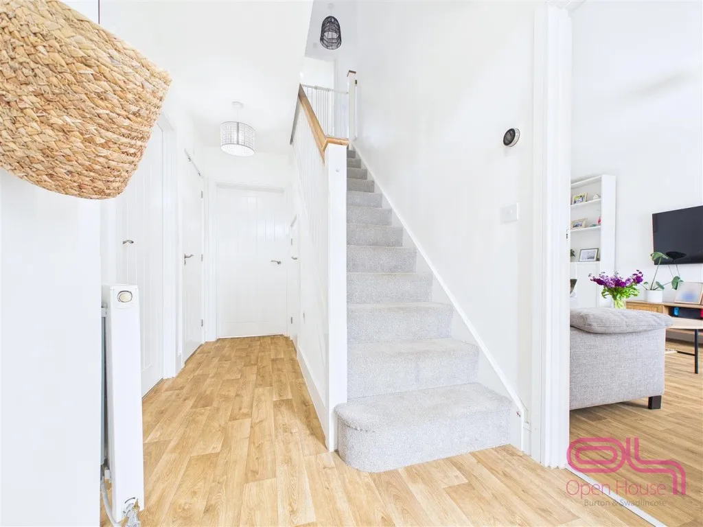 Rowan Drive, Branston, DE14, photo 5