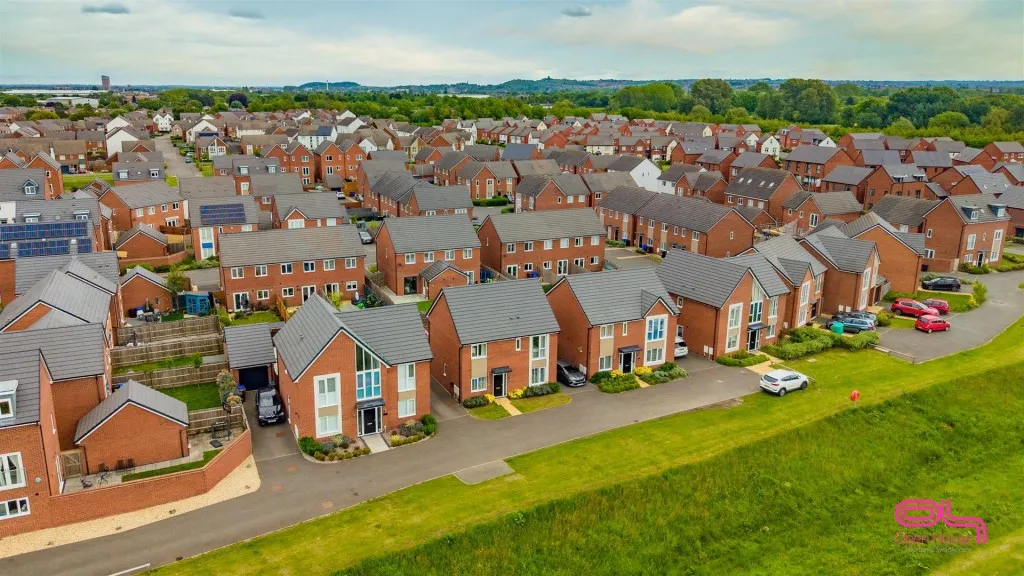 Rowan Drive, Branston, DE14, photo 2