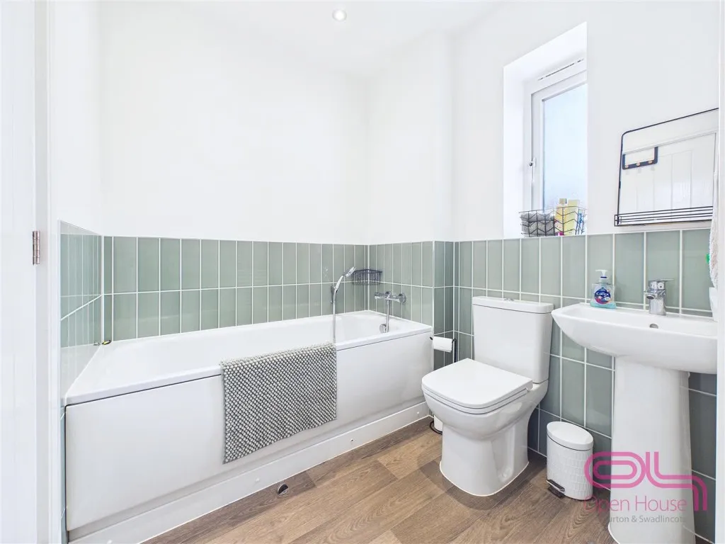 Rowan Drive, Branston, DE14, photo 28