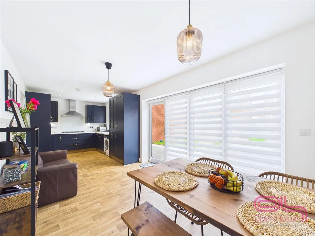 Rowan Drive, Branston, DE14, photo 6