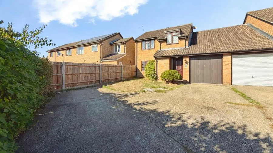 Old Brickfield Road, Aldershot, GU11, photo 24