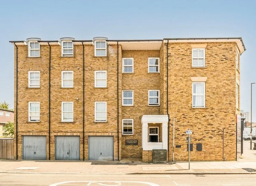 2 bed flat for sale — Montague Road, Wimbledon, SW19