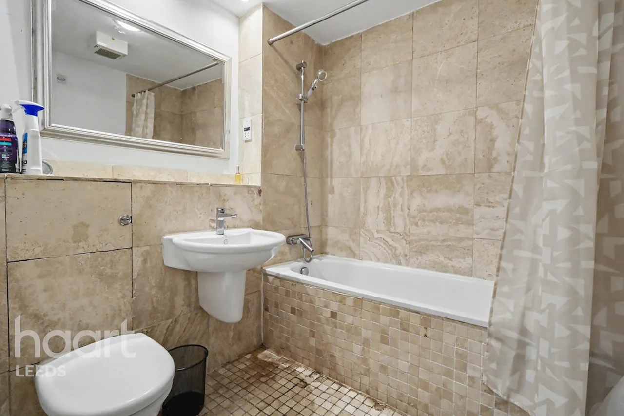 Leeds, LS1, photo 12