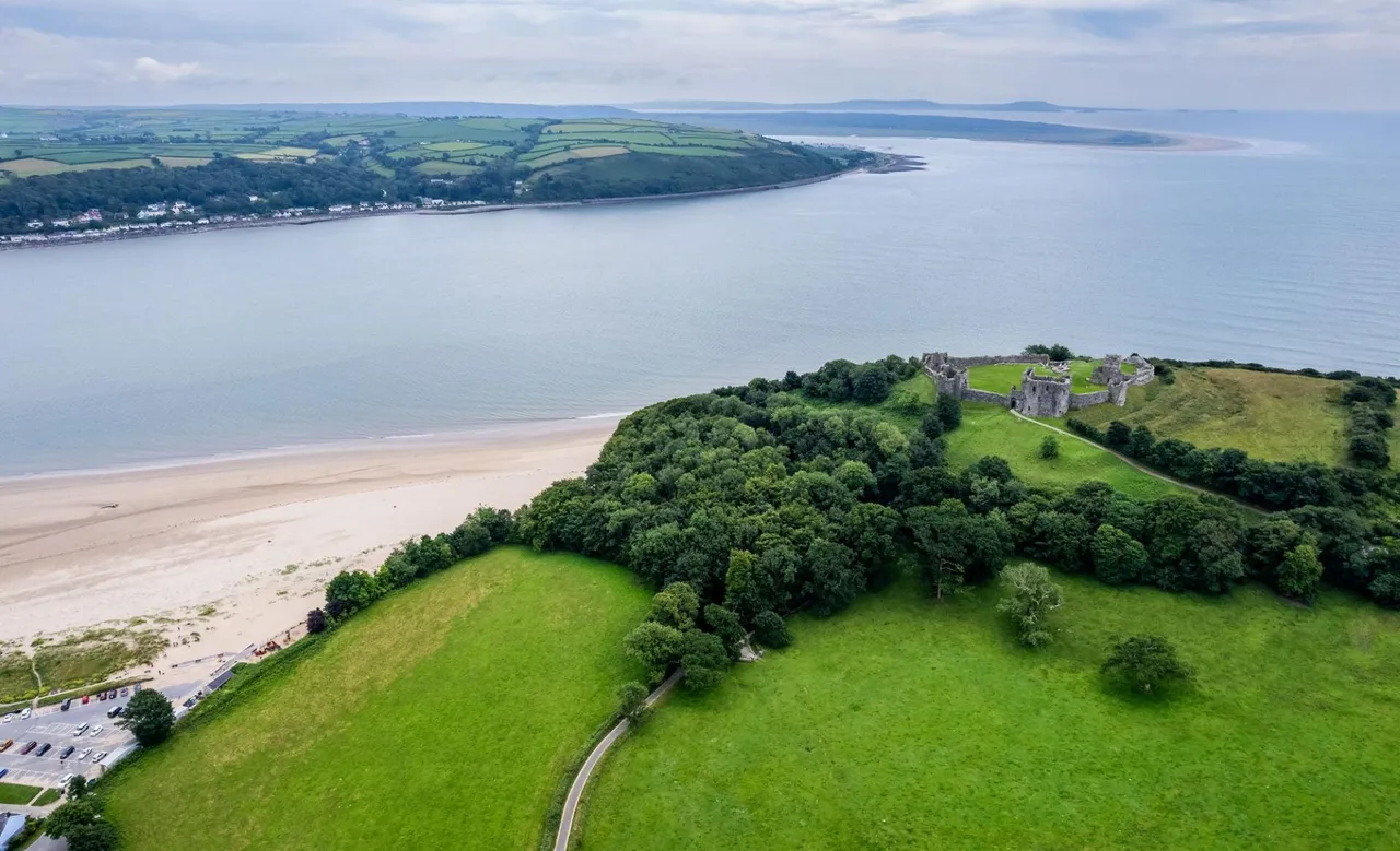 Hill House, Llansteffan, SA33, photo 44