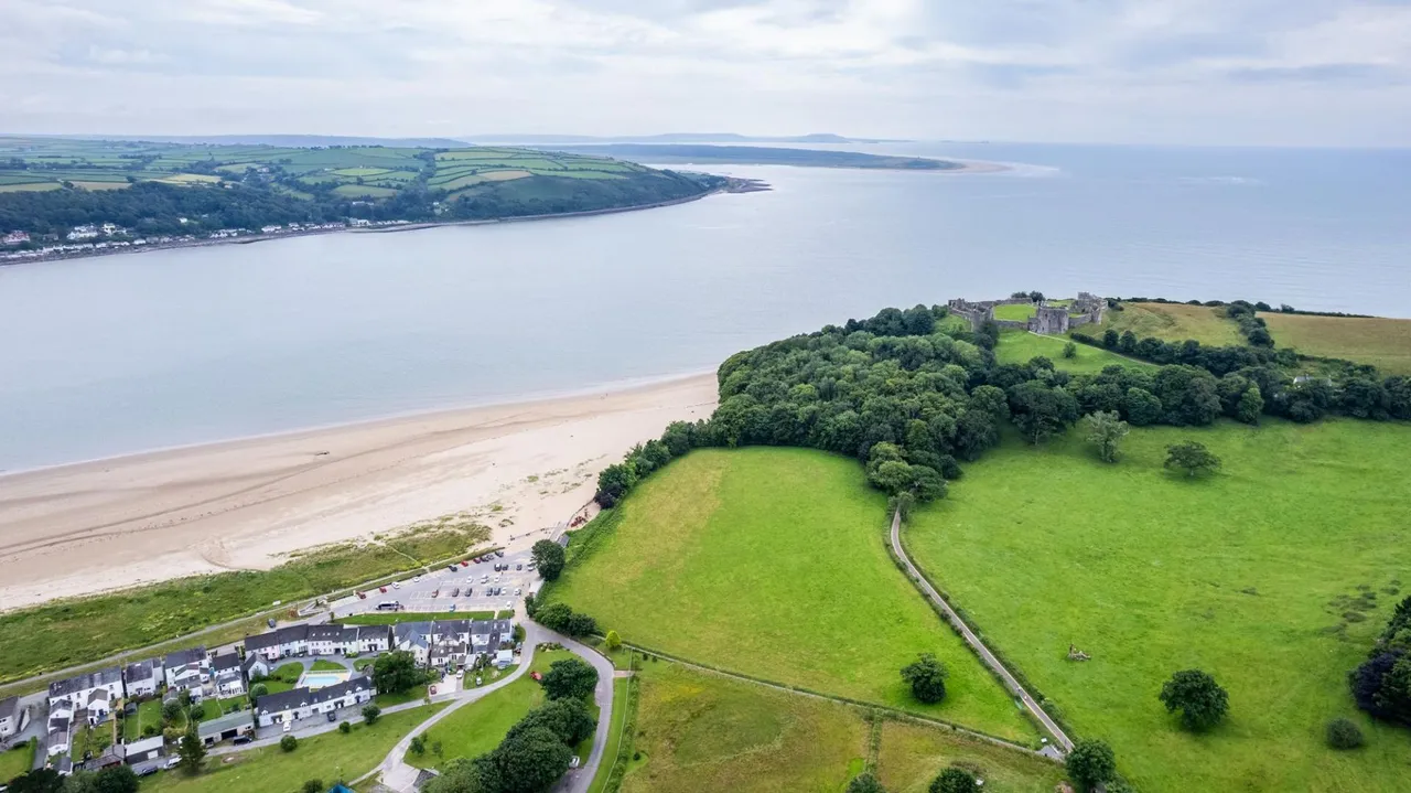 Hill House, Llansteffan, SA33, photo 13
