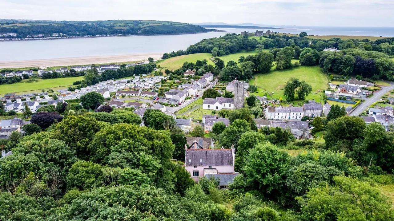 Hill House, Llansteffan, SA33, photo 18