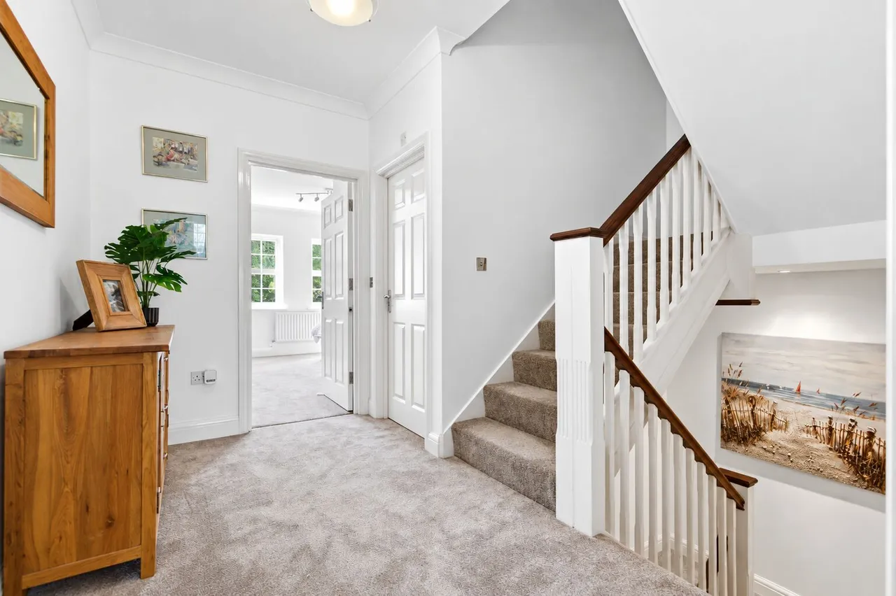 Boyes Crescent, Napsbury Park, AL2, photo 16