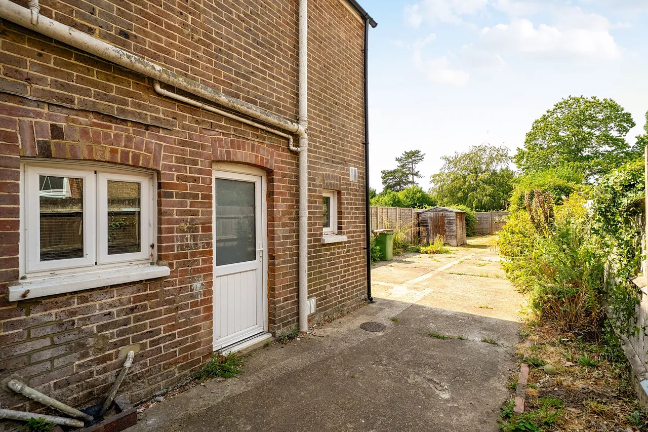 London Road, Pulborough, RH20, photo 9