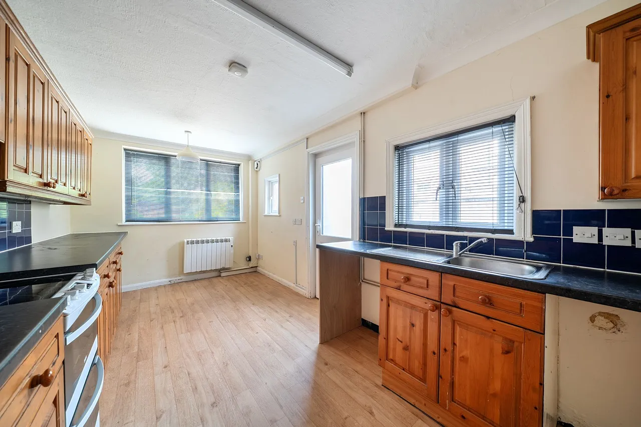 London Road, Pulborough, RH20, photo 2