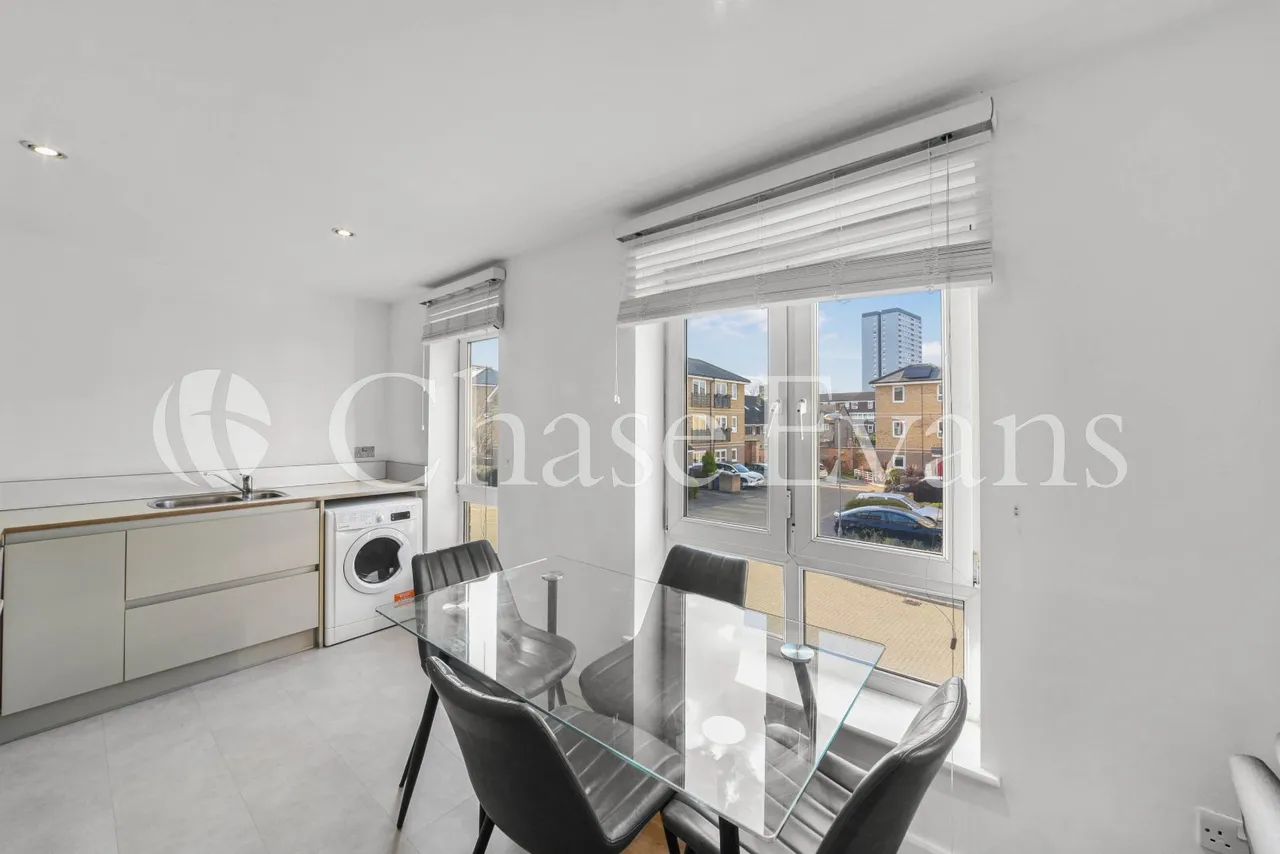 Hereford Road, Bow, E3, photo 2