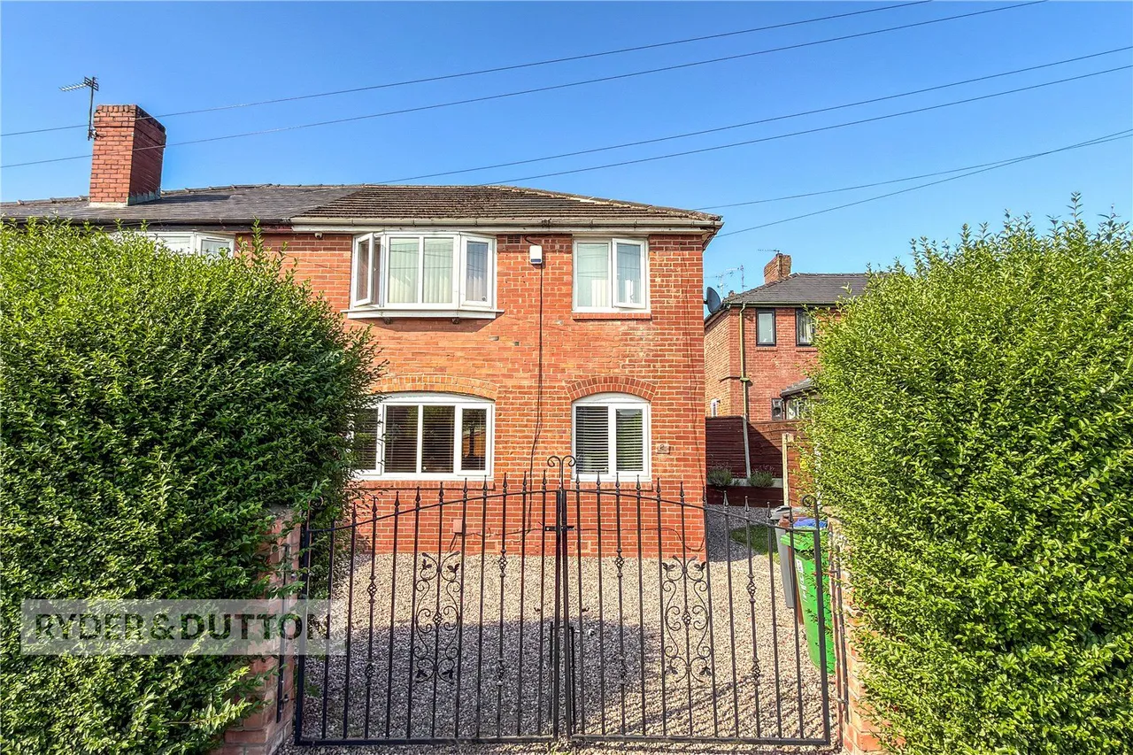 Leyburn Road, Moston, M40, photo 16