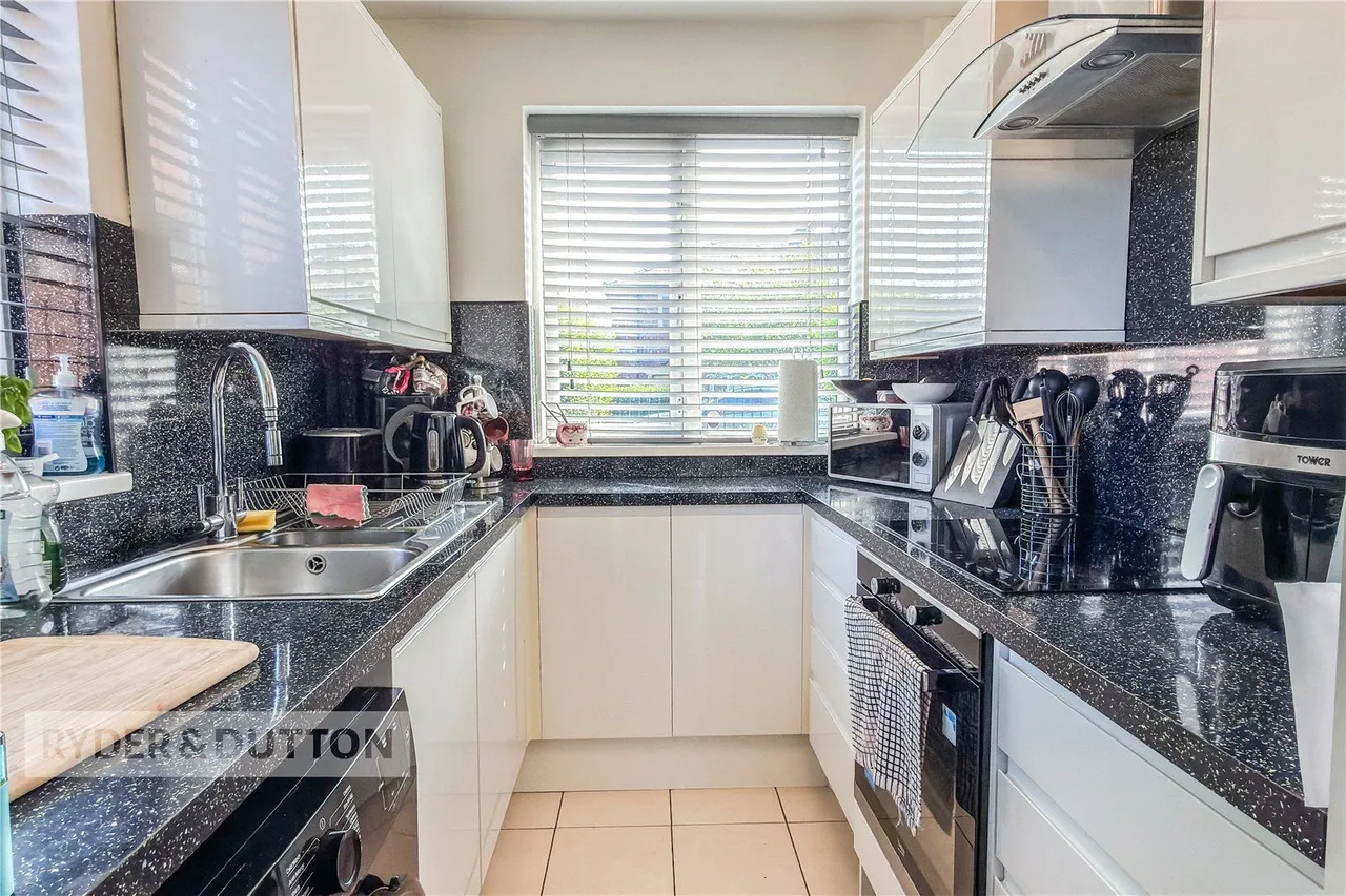 Leyburn Road, Moston, M40, photo 5