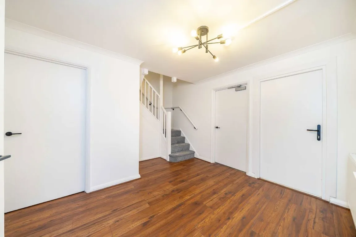 Old Hospital Close, SW12, photo 7