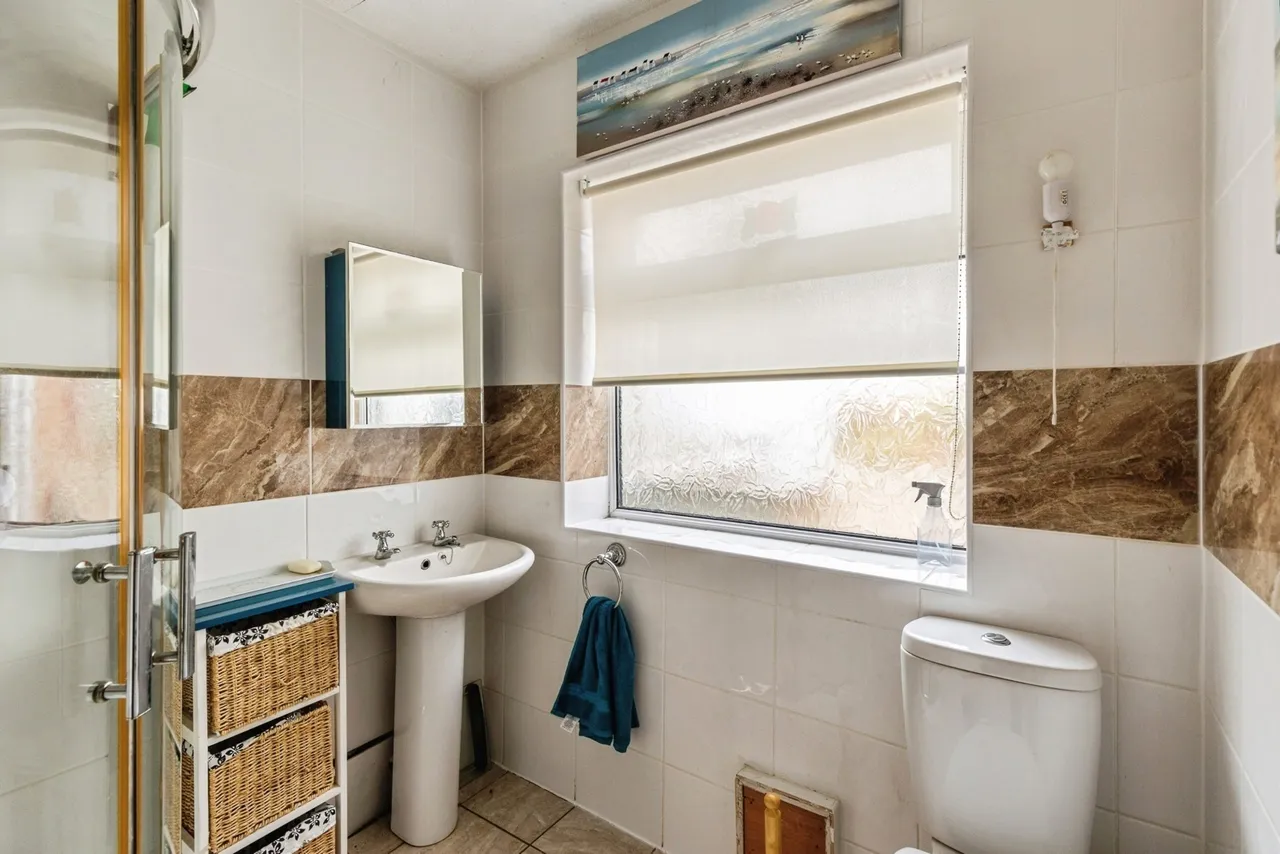 Borras Road, Wrexham, LL12, photo 13