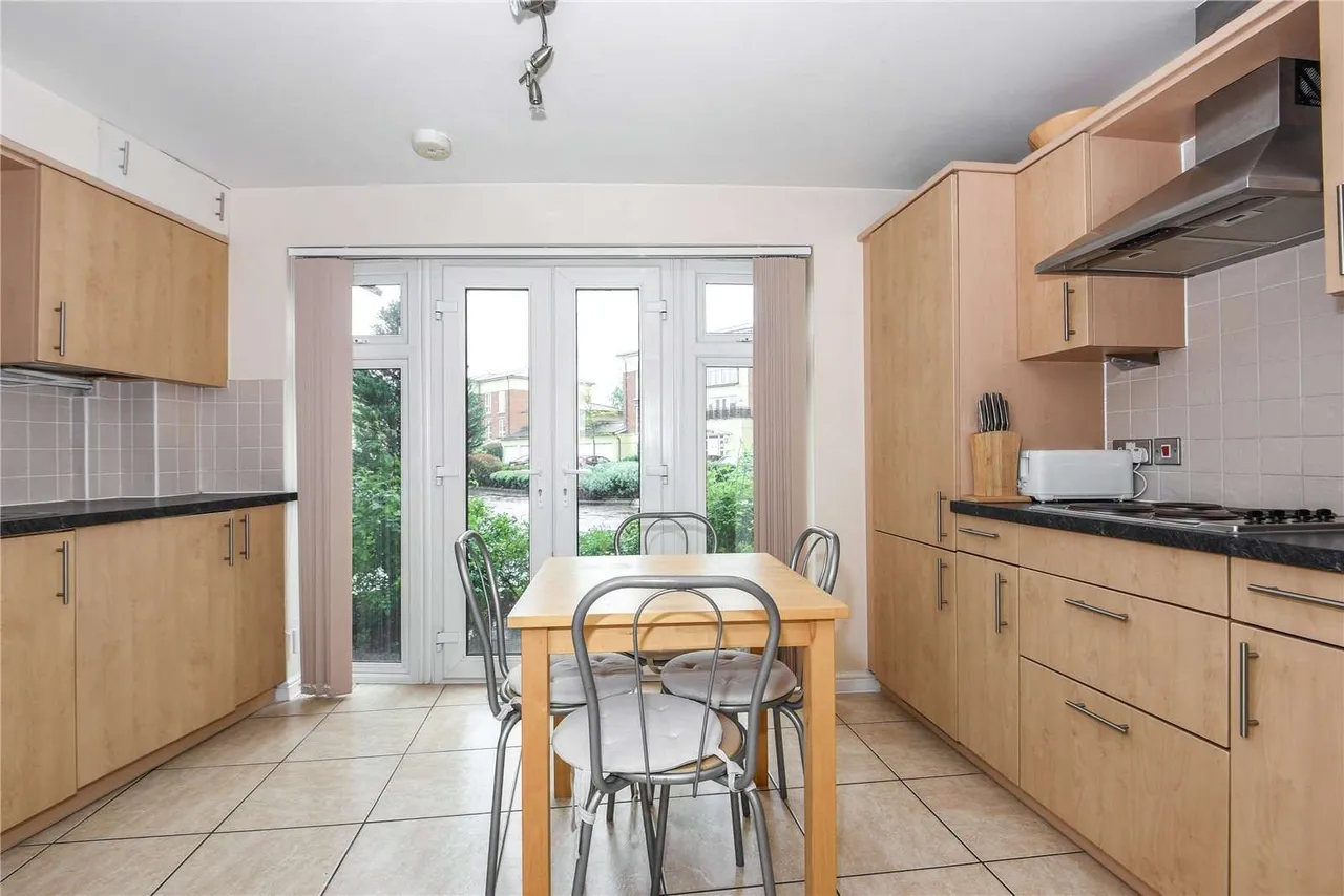 Trevelyan Court, Windsor, SL4, photo 3