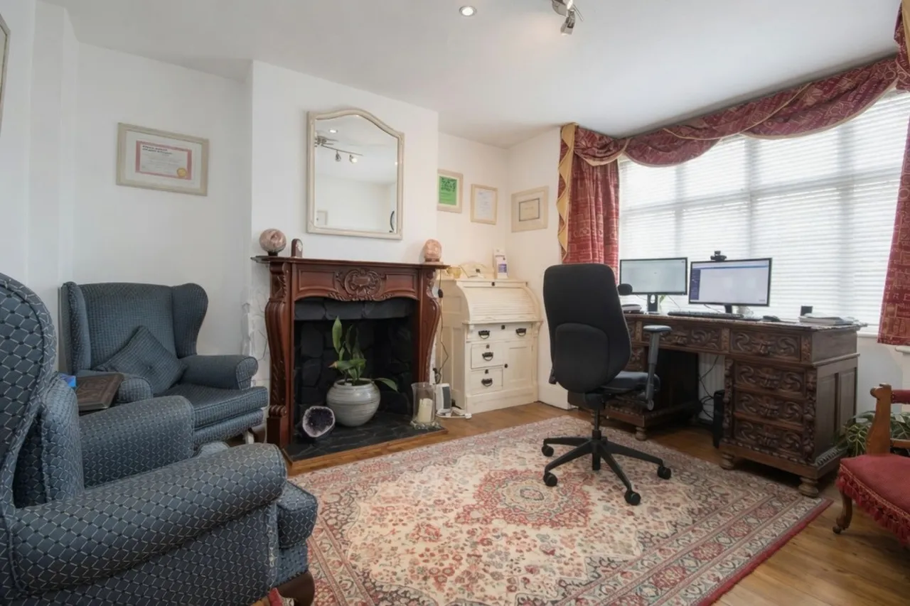 Clarendon Road, Ashford, photo 5