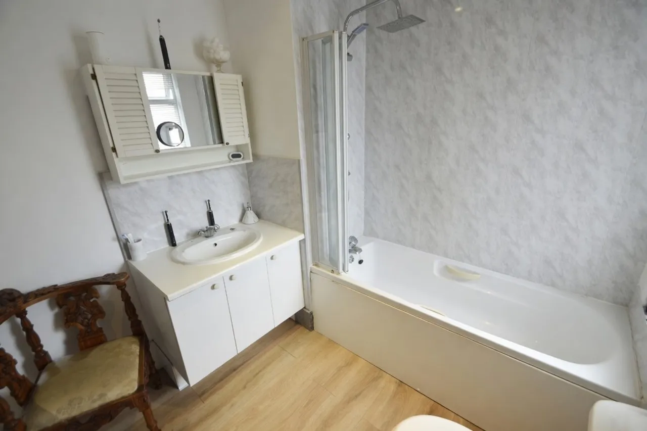 Clarendon Road, Ashford, photo 6