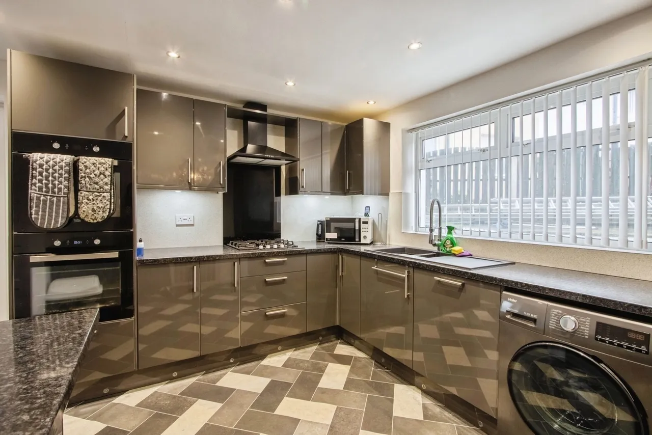 Regina Crescent, Havercroft, Wakefield, West Yorkshire, WF4, photo 2