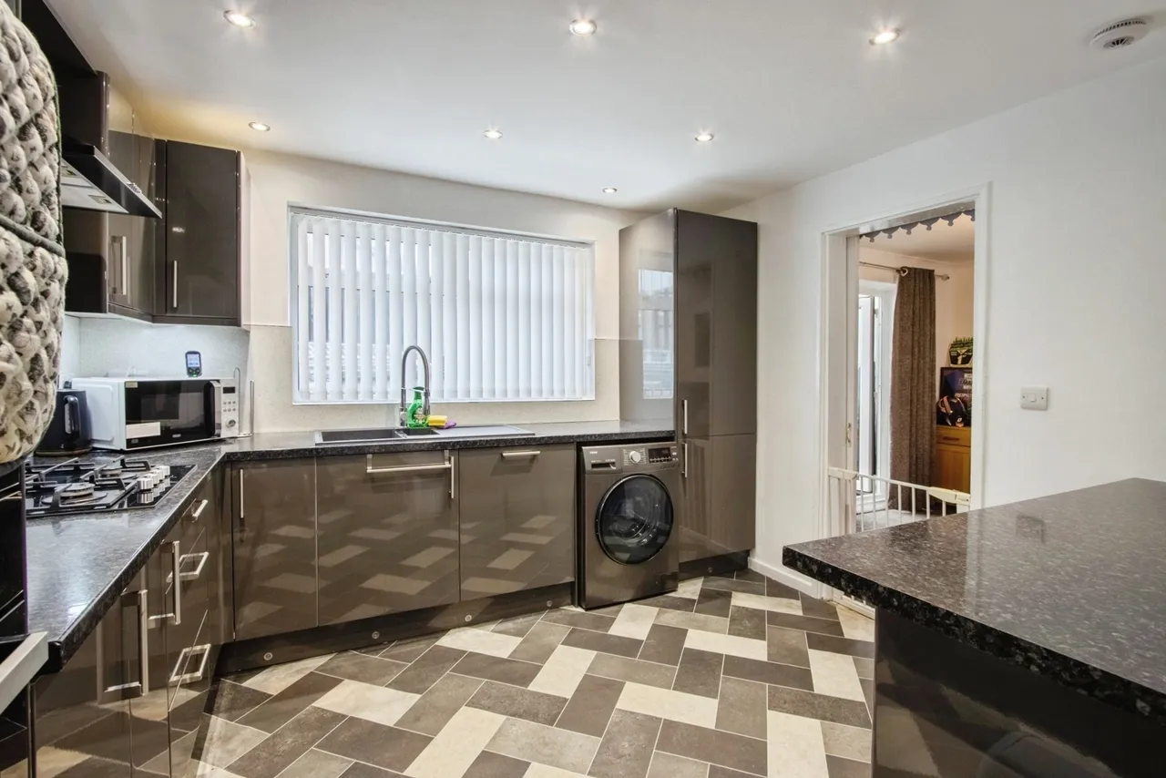 Regina Crescent, Havercroft, Wakefield, West Yorkshire, WF4, photo 7