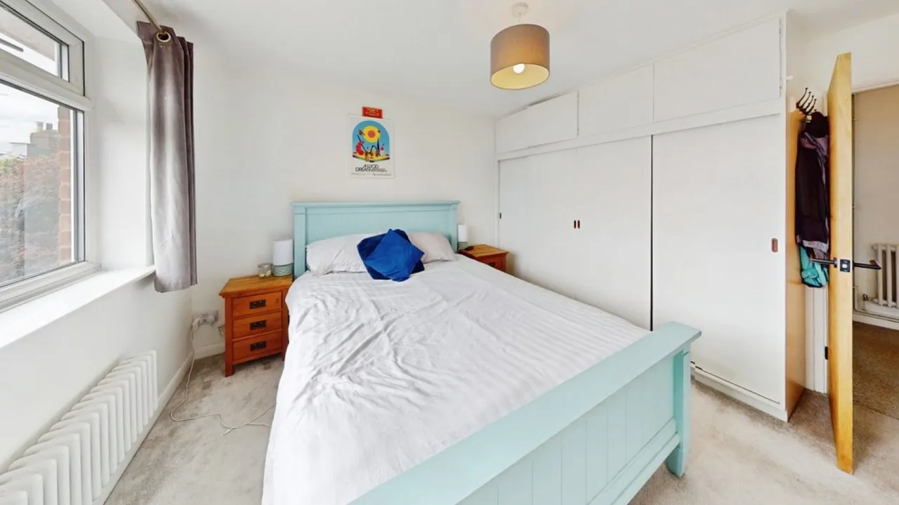St Georges Close, Cheltenham, Gloucestershire, photo 10