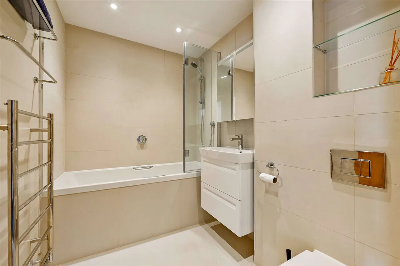 Andrews Reach, Bourne End, Buckinghamshire, SL8 5GA, photo 6