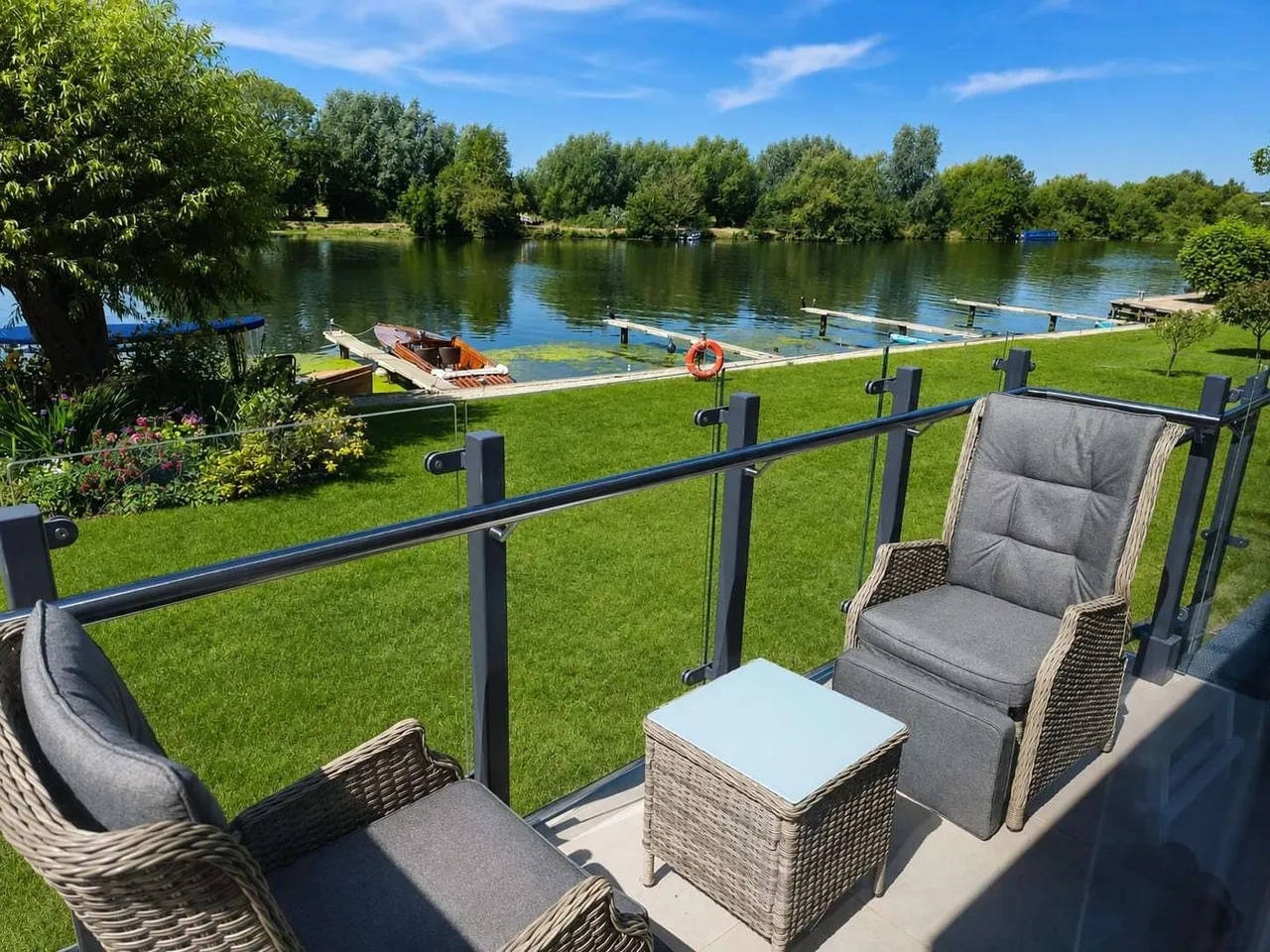 Andrews Reach, Bourne End, Buckinghamshire, SL8 5GA, photo 9