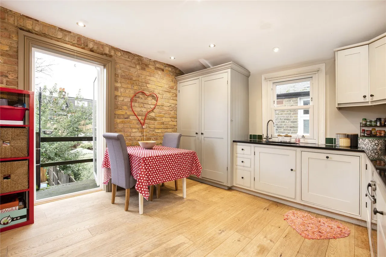 Astonville Street, Southfields, London, SW18, photo 2