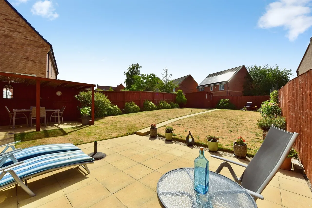 Hewer Court, Halfway, S20, photo 13