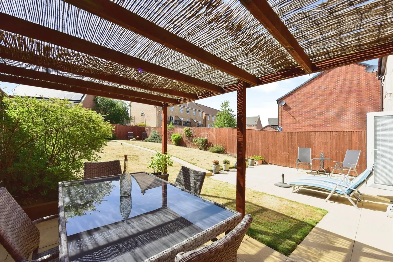 Hewer Court, Halfway, S20, photo 15