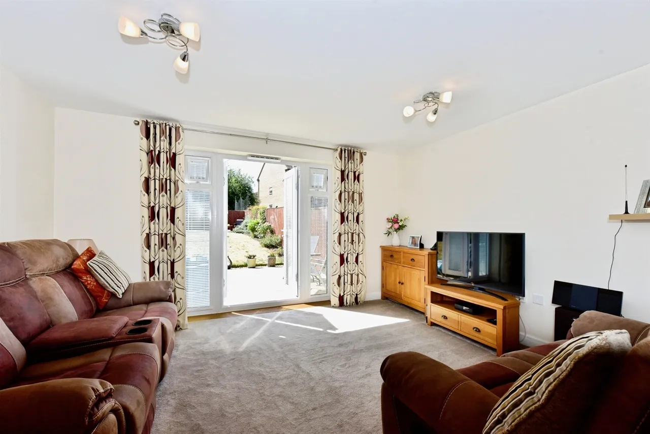 Hewer Court, Halfway, S20, photo 2
