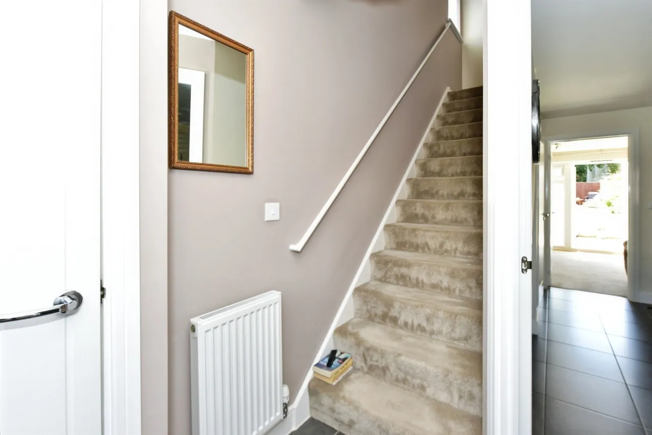 Hewer Court, Halfway, S20, photo 4