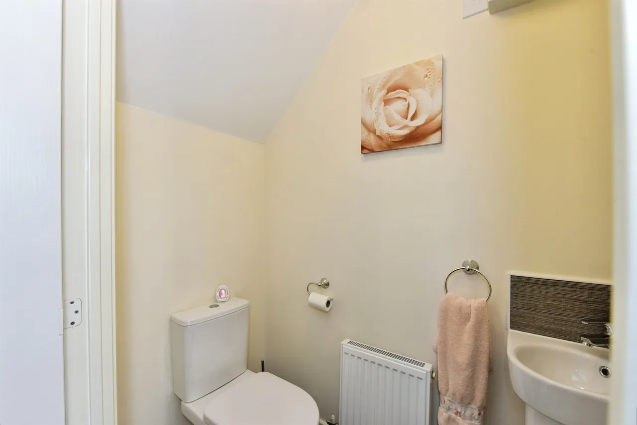 Hewer Court, Halfway, S20, photo 5