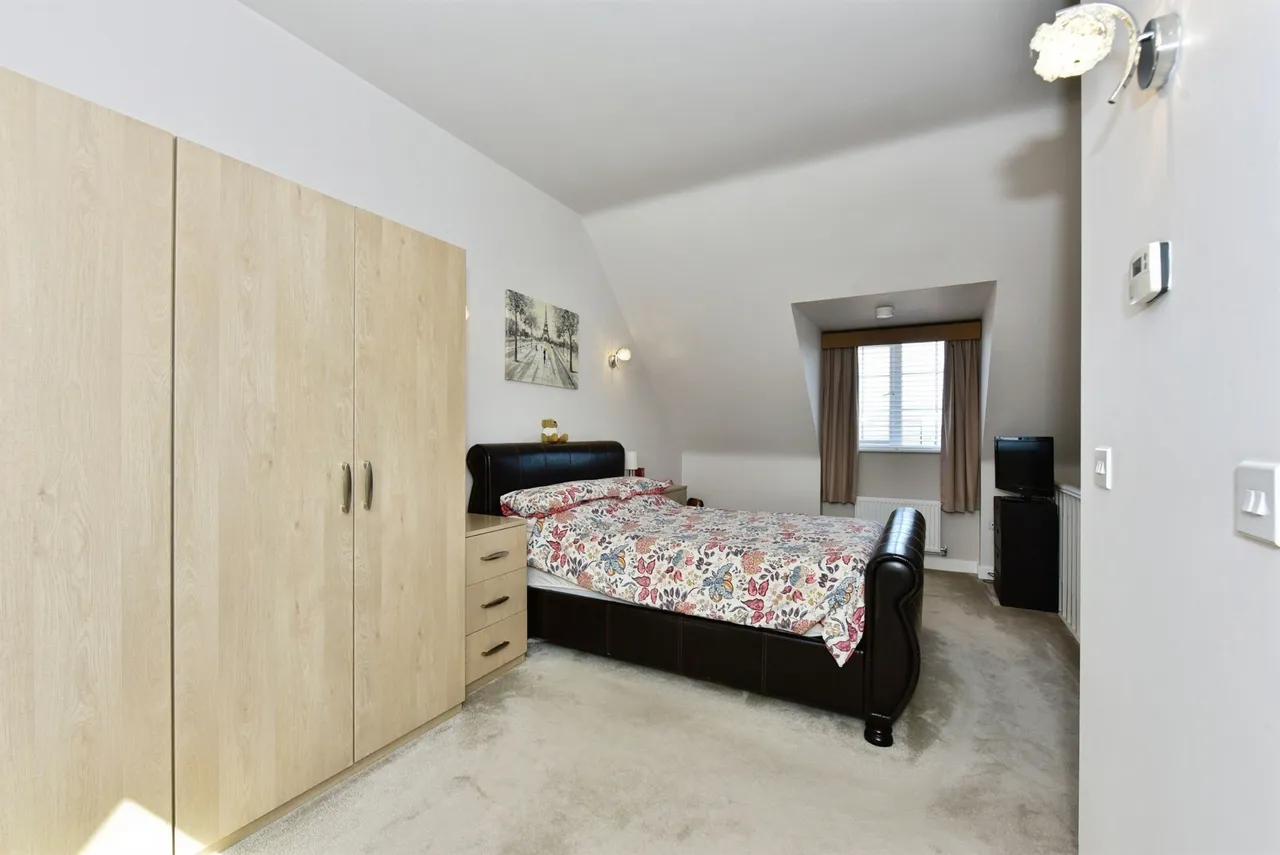 Hewer Court, Halfway, S20, photo 10