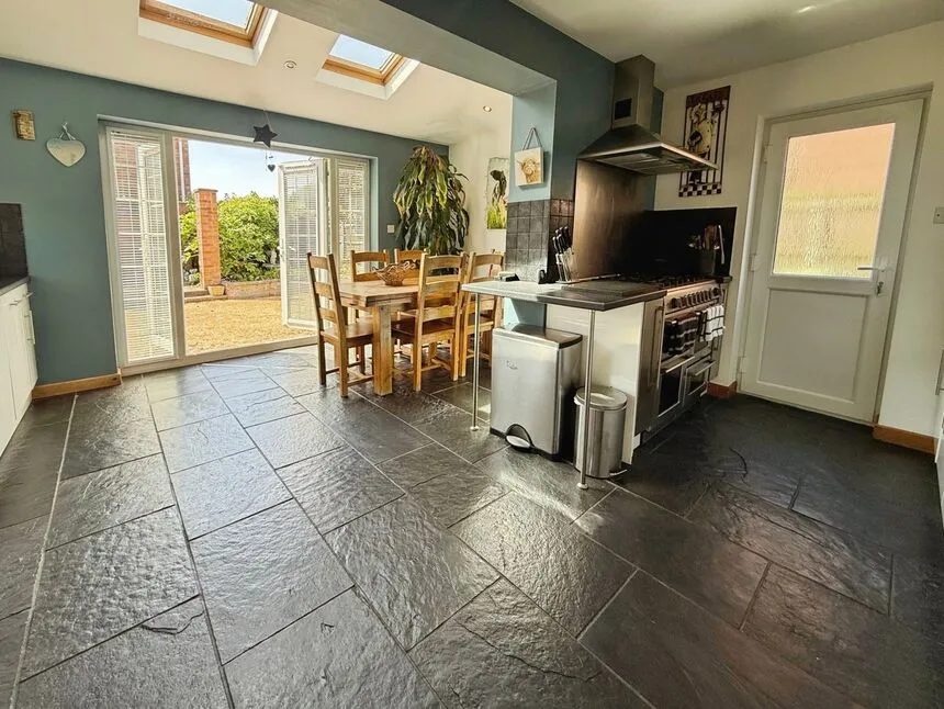 Dore Avenue, North Hykeham, Lincolnshire, LN6, photo 5