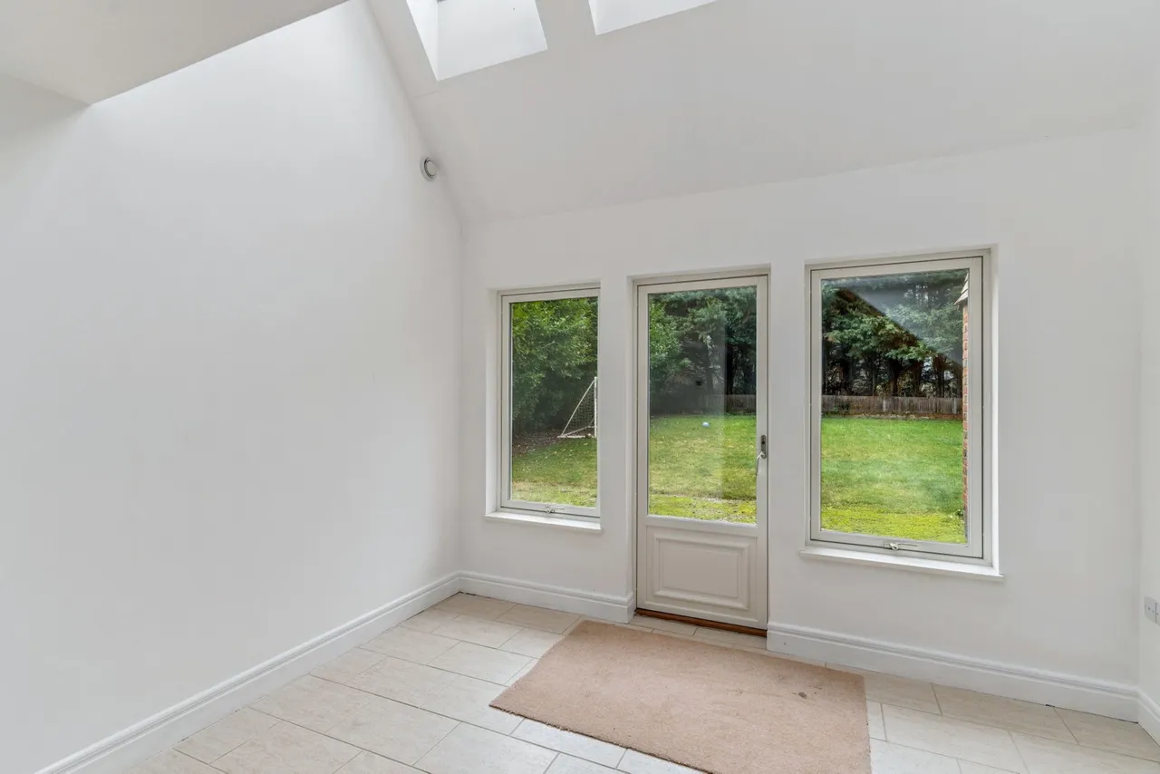 Bedford Road, Henlow, SG16 6EA, photo 8