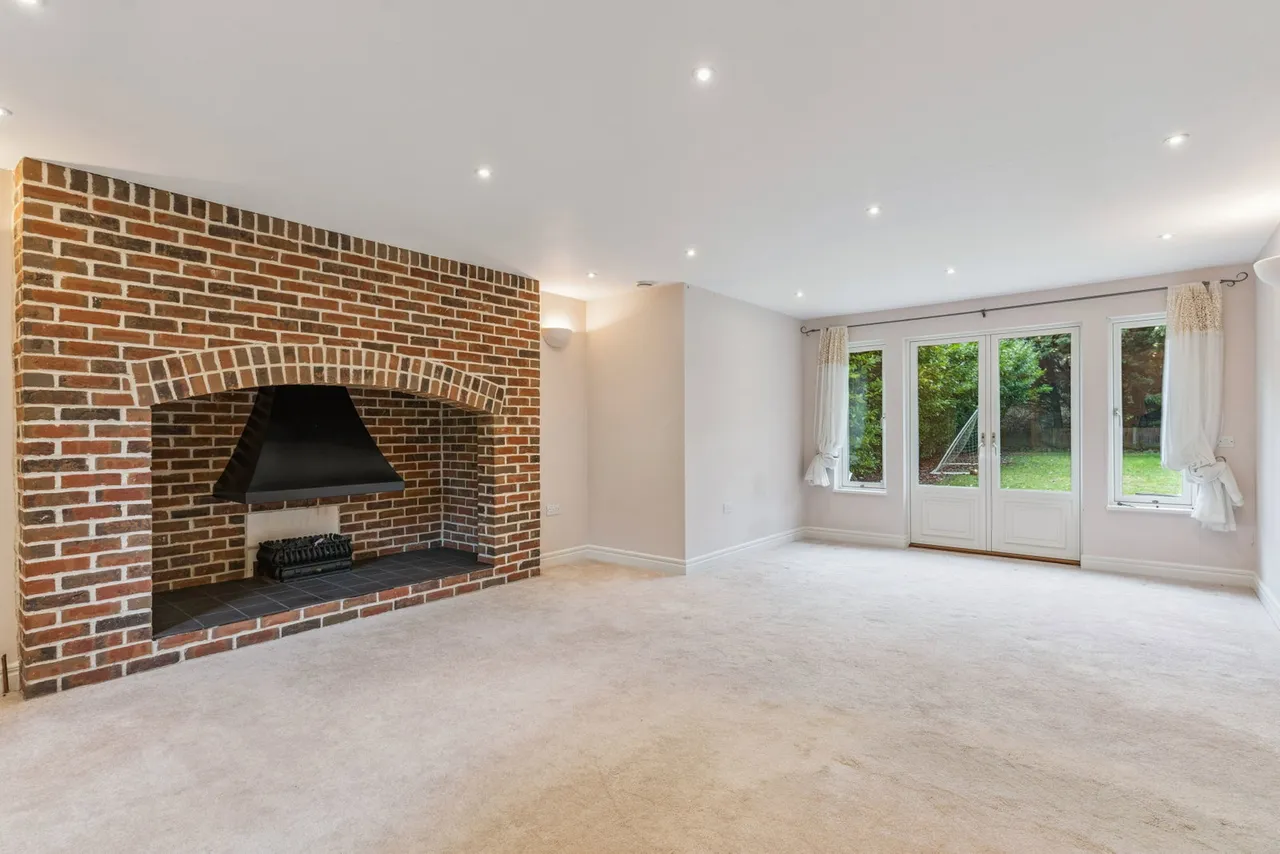Bedford Road, Henlow, SG16 6EA, photo 6