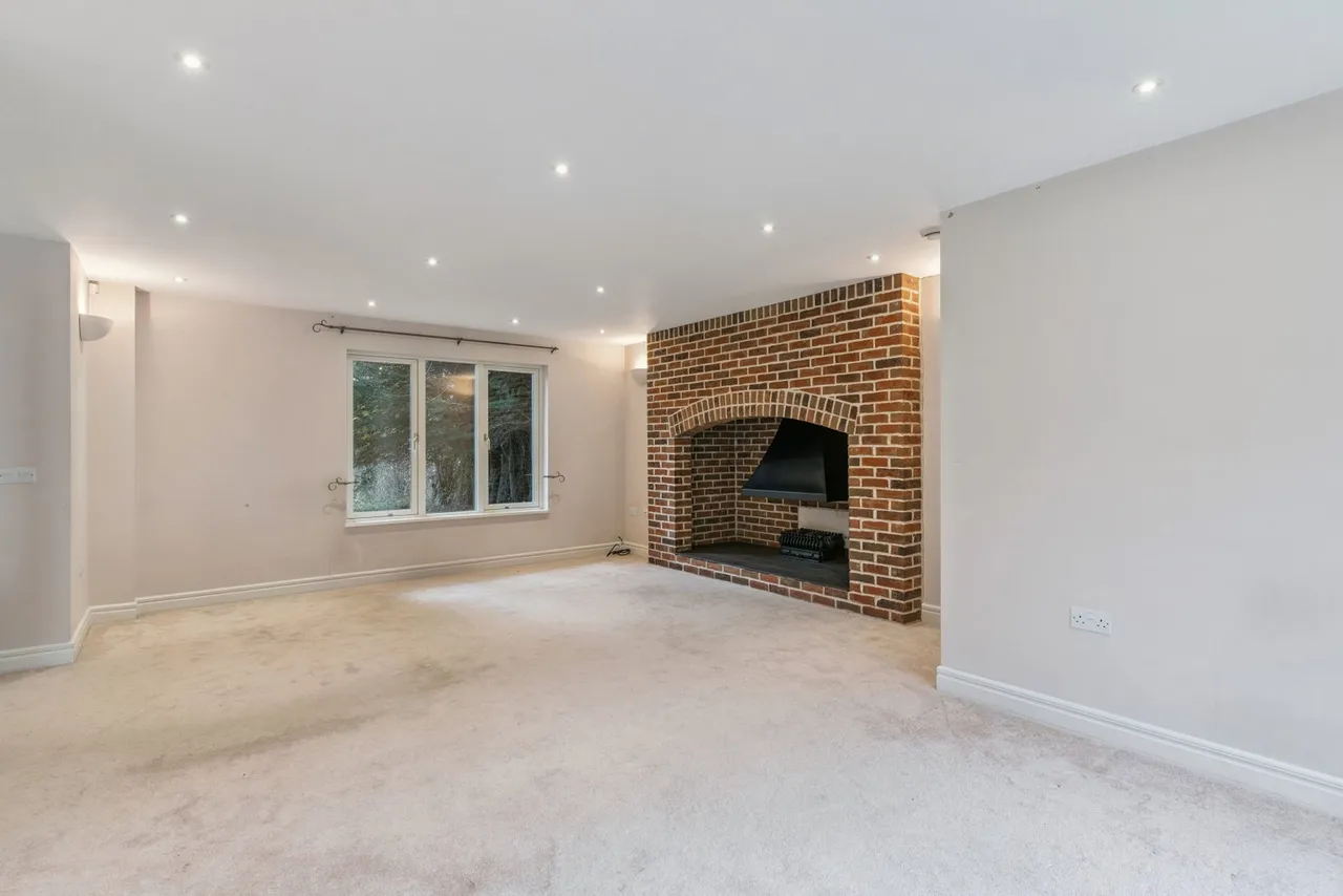 Bedford Road, Henlow, SG16 6EA, photo 5