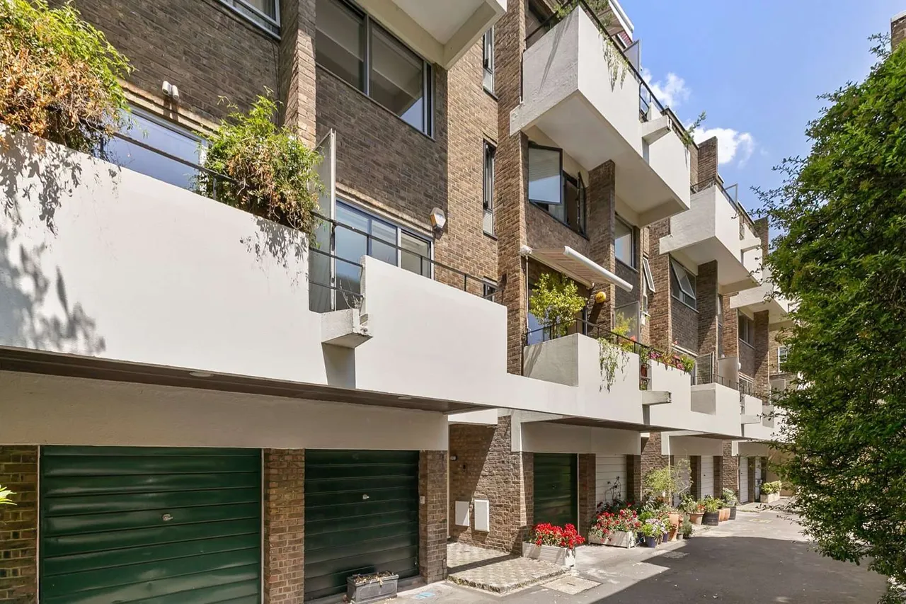 Shaftesbury Mews, London, W8, photo 11
