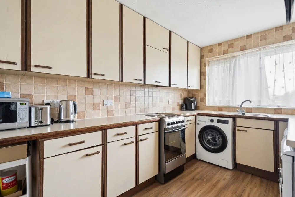 Whitchurch Lane, Edgware, HA8, photo 3