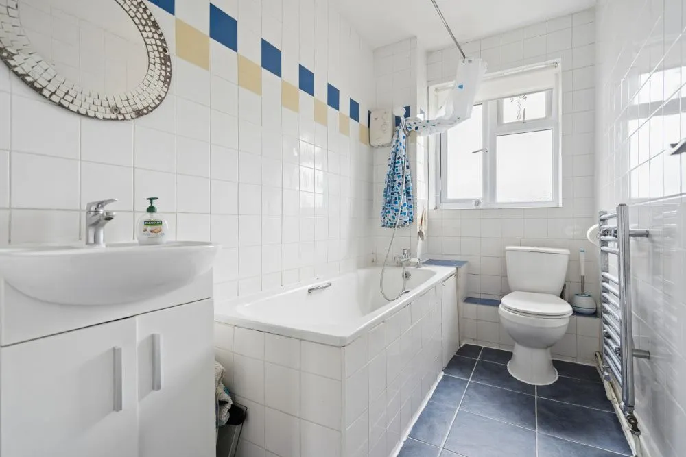 Whitchurch Lane, Edgware, HA8, photo 10